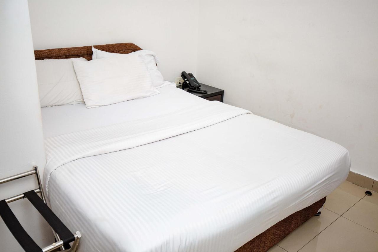 Hotel Everest Rd Congo Kinshasa Exteriér fotografie