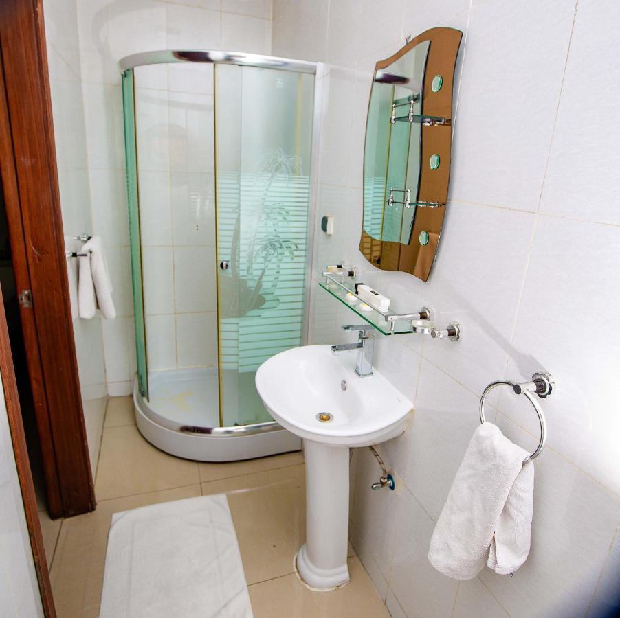 Hotel Everest Rd Congo Kinshasa Exteriér fotografie